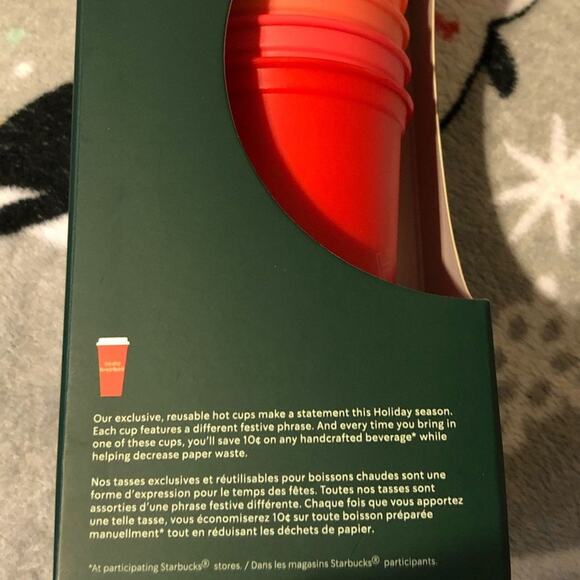 Starbucks Limited Edition 2019 Holiday Reuseable Hot Cup Gift Set 6 | 16 oz cups - Picture 4 of 5